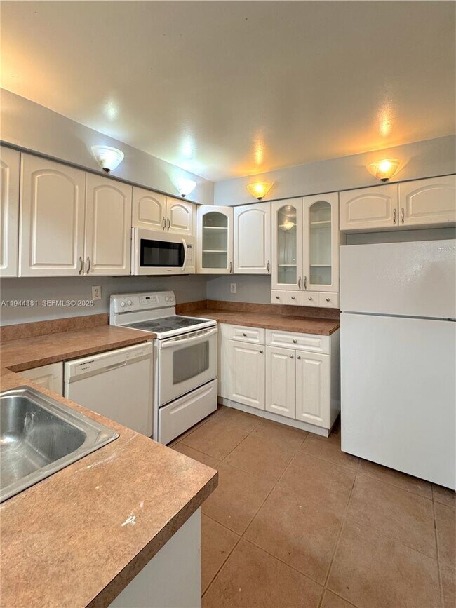 Building Photo - 8536 SW 156th Ct