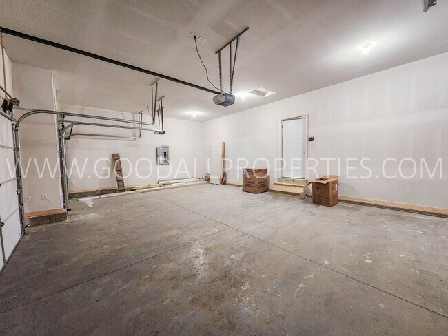 Building Photo - Spacious 4 Bedroom Ranch with Finished Basement & 3-Car Garage in Waukee