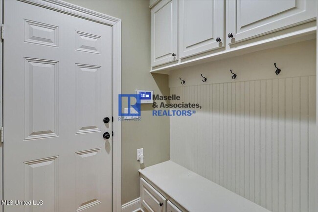Building Photo - 4 Bed/3 Bath Home in Clinton in Copper Creek