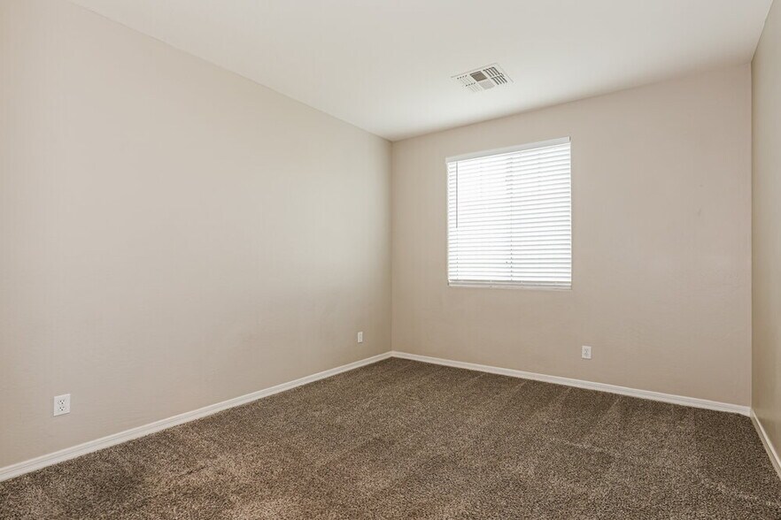 Building Photo - 7509 S 27th Way
