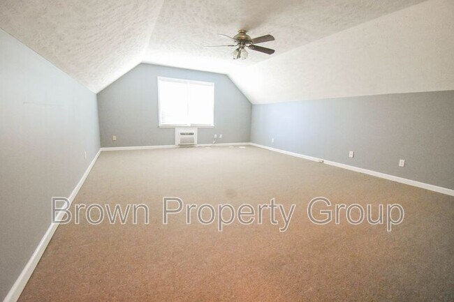 Building Photo - 867 Long Iron Dr