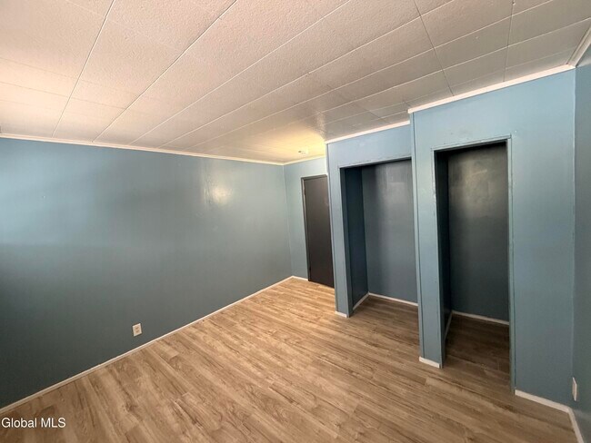 Building Photo - 54 Arch St