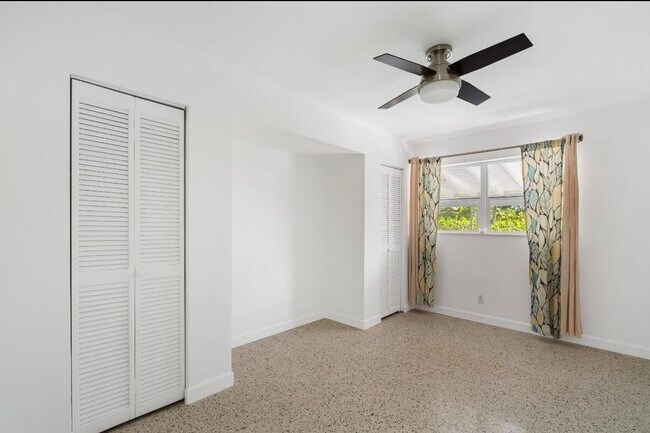 Building Photo - 549 Fairwind Dr