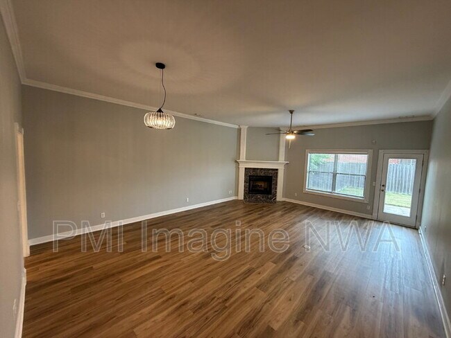 Building Photo - 88 E Cydnee St