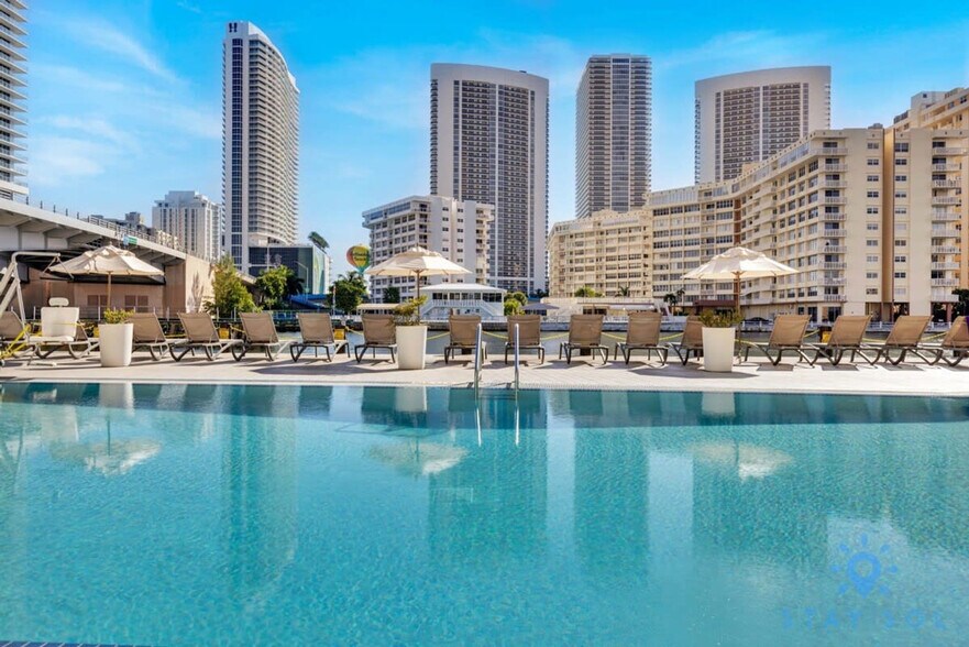 Building Photo - 1180 E Hallandale Beach Blvd
