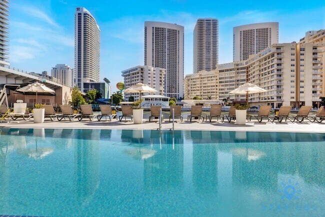 Building Photo - 1180 E Hallandale Beach Blvd