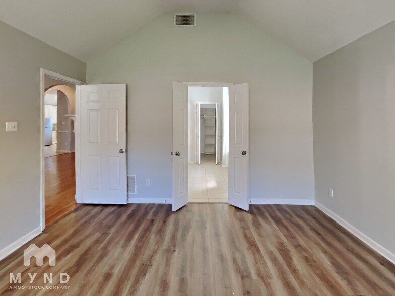 Building Photo - 8617 Saranac Trail