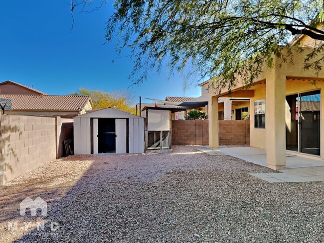 Building Photo - 12533 E Red Canyon Pl