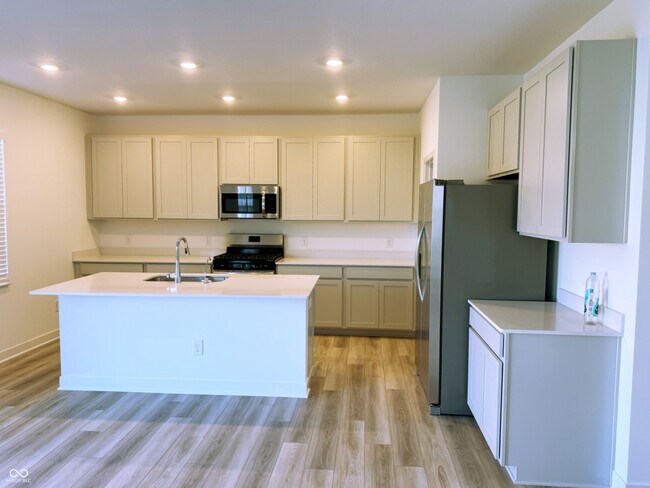 Building Photo - 769 Felix Dr