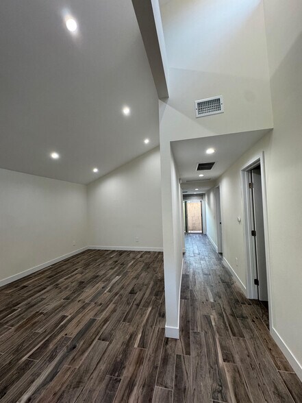 Building Photo - 1739 E Washington Blvd