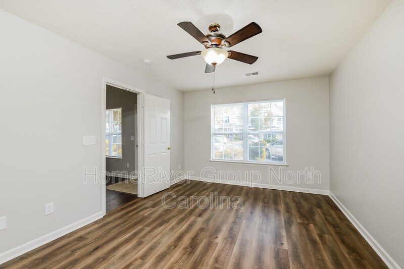 Building Photo - 3140 Kensington Pl