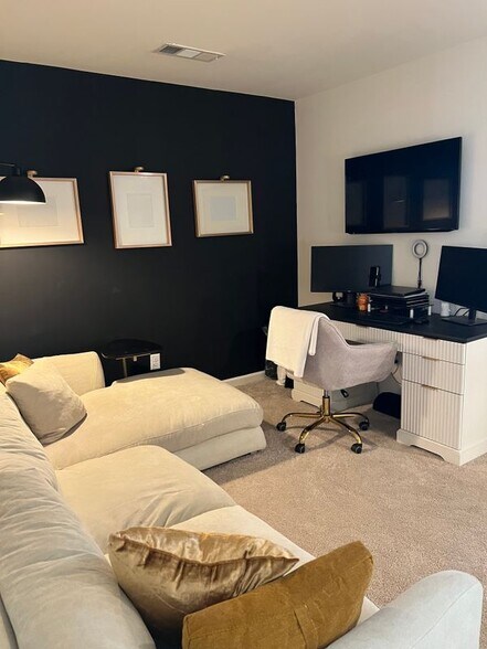 Building Photo - 832 Ambient Way