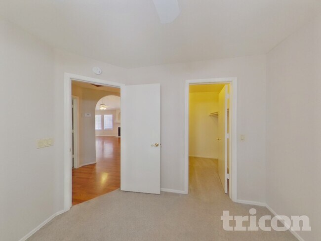 Building Photo - 1938 E Wagoner Rd