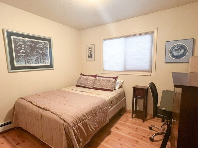 Building Photo - 5703 Jennifer Cir