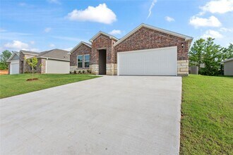 Building Photo - 602 W Cattleman Ct