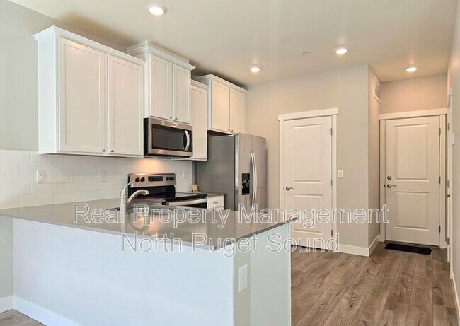 Building Photo - 8303 Gilman Wy