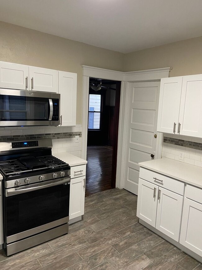 Building Photo - 677 West Delavan