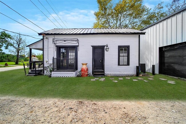 Building Photo - 106 Spring School Rd