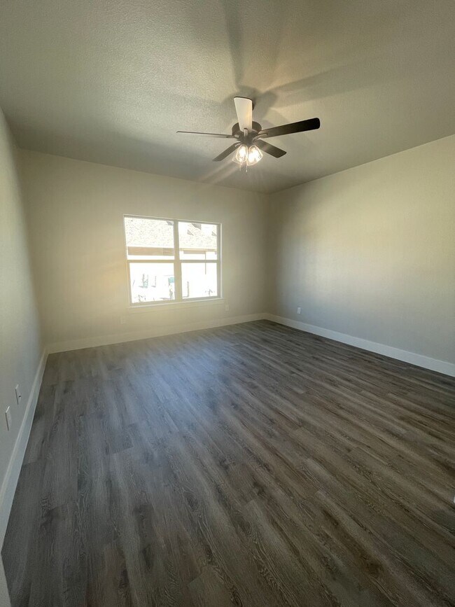 Building Photo - Townhome in Cooper School District!