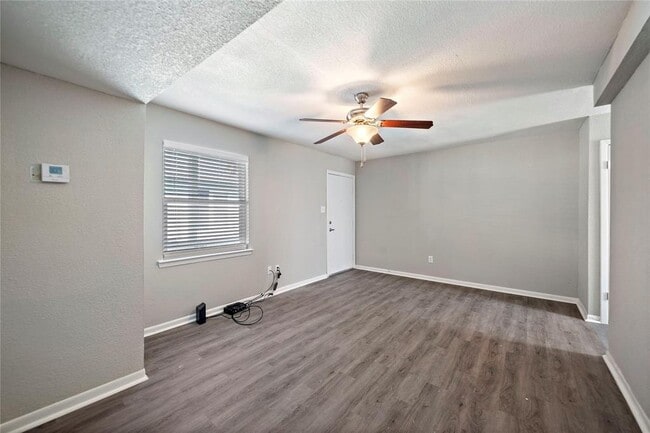 Building Photo - 2502 Avenue L