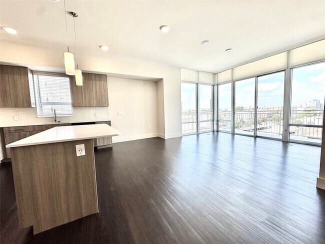 Building Photo - 3120 Smith St