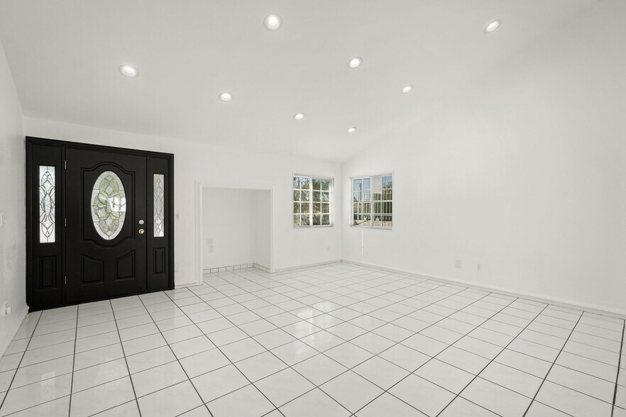 Building Photo - 12755 Judd St