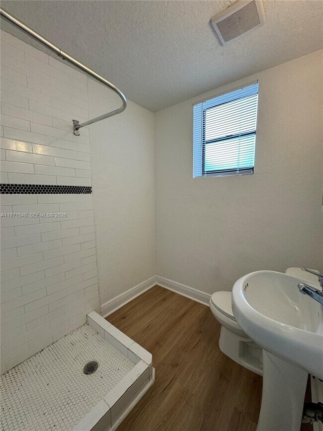 Building Photo - 1068 NW 5th St