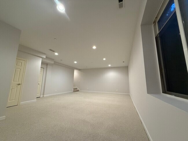 Building Photo - 24 Northfield Terrace