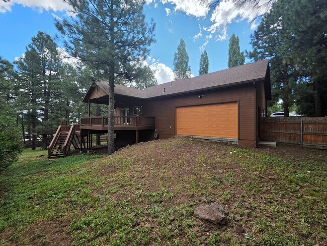 Building Photo - 2374 S Cliffview St