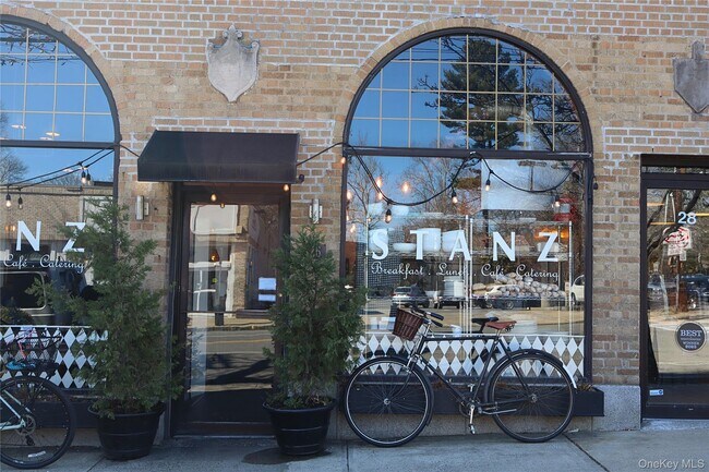 Building Photo - 14 Bonnett Ave