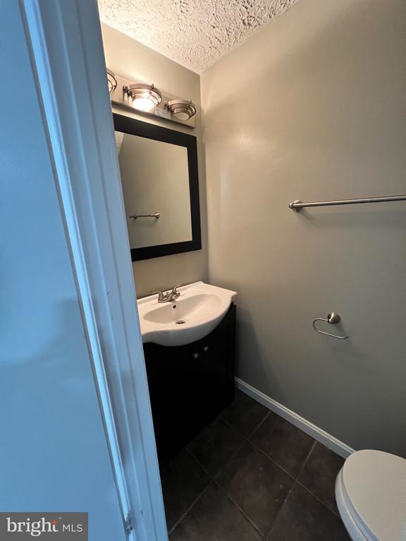 Building Photo - 4201 Drake Ct