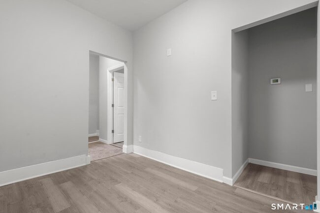 Building Photo - 20 Waverly St