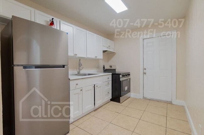 Building Photo - 544 19th St