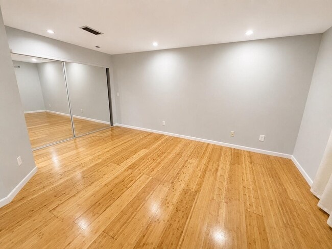 Building Photo - 534 Sevilla Dr