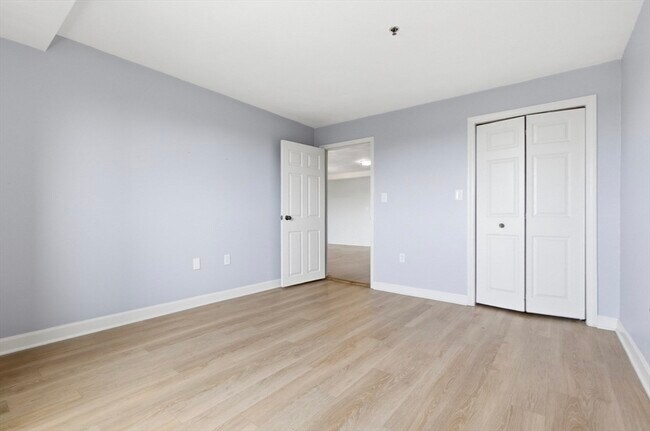 Building Photo - 39 Parlin St