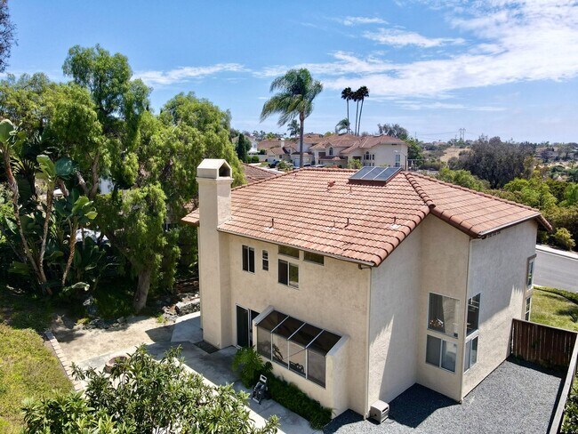 Building Photo - Spacious Five Bedroom in Rancho Del Oro