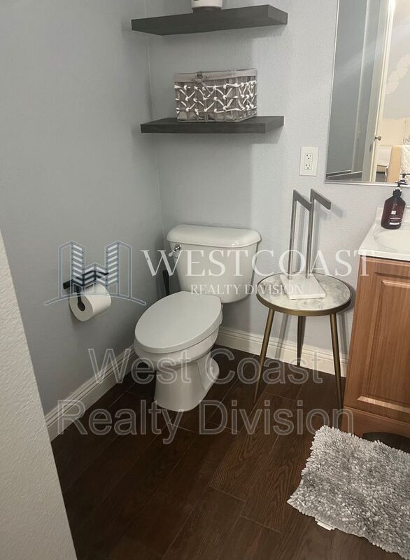 Building Photo - 15425 Brasa Ln