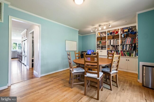 Building Photo - 4301 Mountain View Dr
