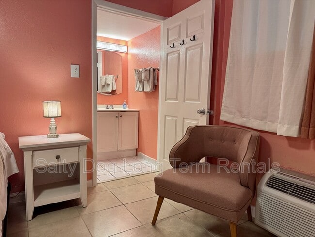 Building Photo - 935 S Atlantic Ave