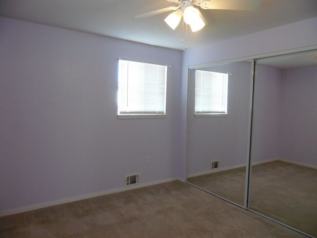 Building Photo - 3 bed, 1.5 Bath Townhouse in Villages of Oscoda just reduced!