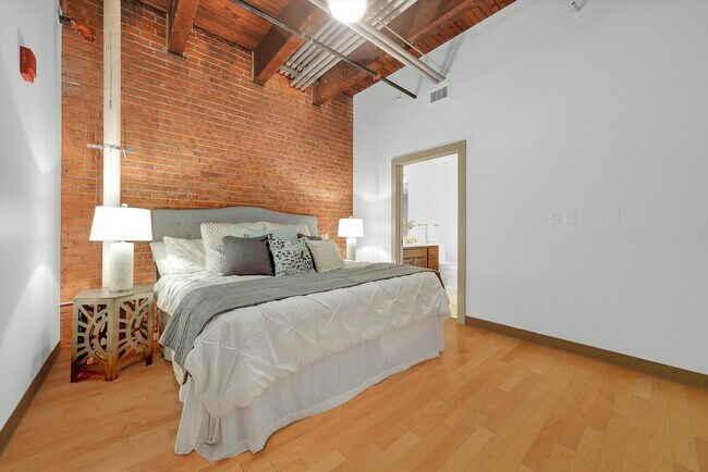 Building Photo - 115 W Galena Blvd