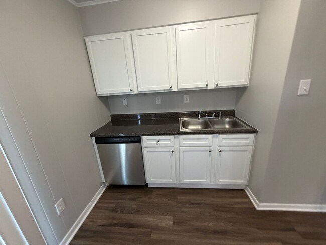 Building Photo - Welcome to your new home in Southaven, MS! HALF OFF FIRST MONTH RENT!!