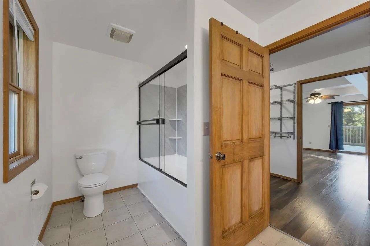 Building Photo - 969 Riverside Dr