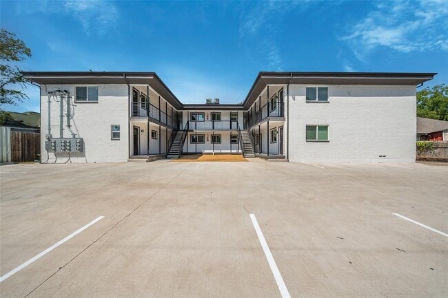 Building Photo - 4708 San Jacinto St
