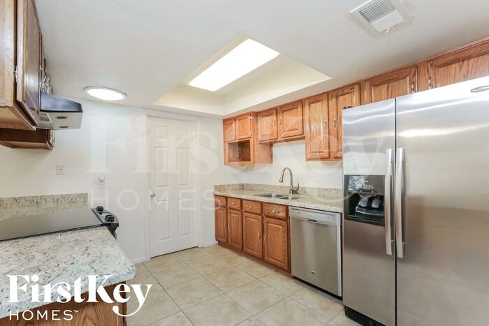 Building Photo - 4519 W San Miguel Ave