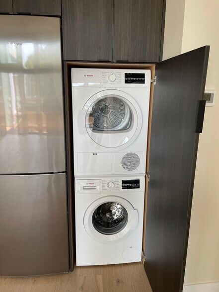 Washer & Dryer - 1825 Berkeley Way