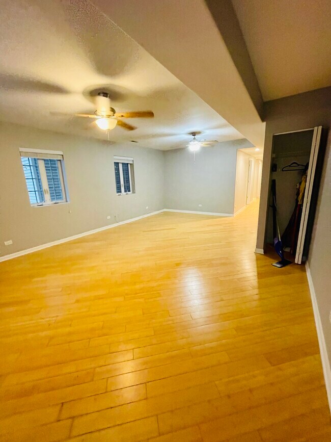 Building Photo - 3710 S Emerald Ave