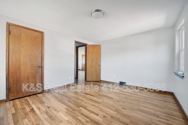 Building Photo - 1437 Lincoln Way