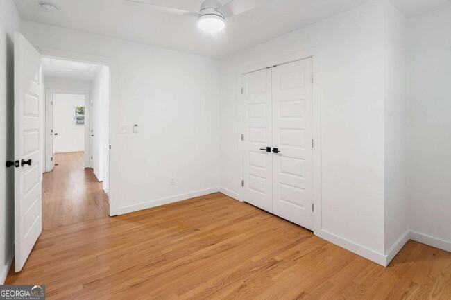 Building Photo - 4266 N Shallowford Rd