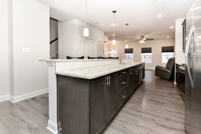 Kitchen Island - 36015 Auburn Way